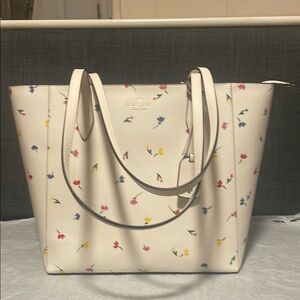 NWT KATE SPADE SHORESIDE TOTE